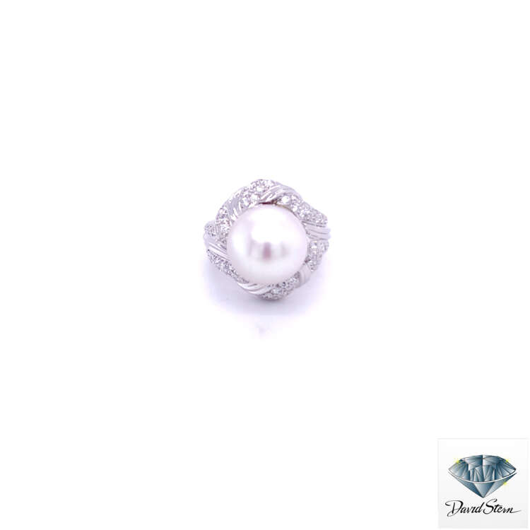 11.5 CT Round Pearl Round Couture Ring in 18kt White Gold