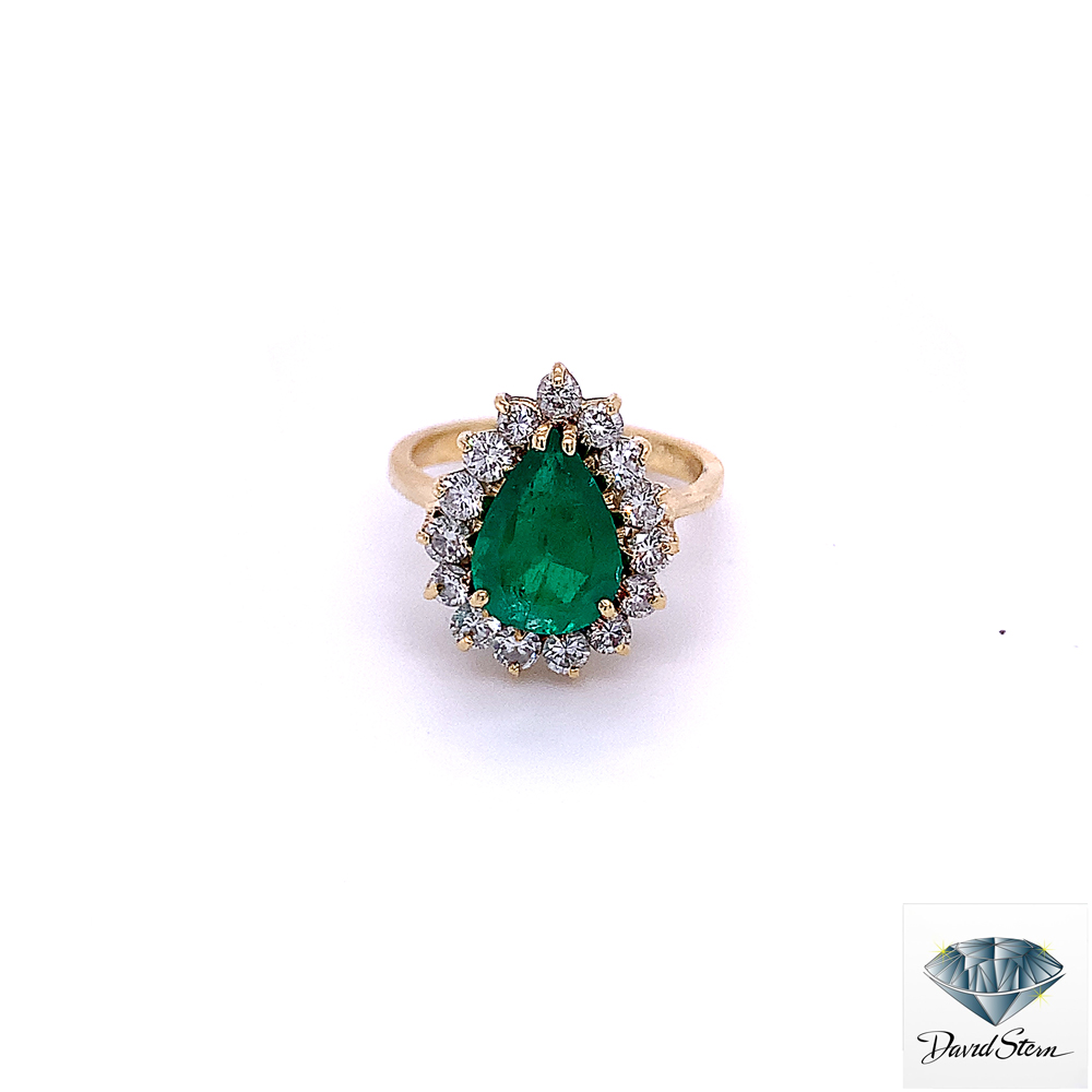 2 CT Pear Emerald Faceted Couture Ring in 18kt Yellow Gold