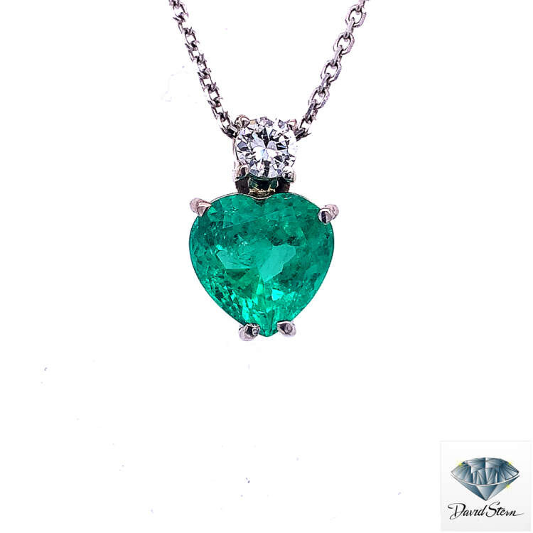 5.38 CT Heart Faceted Emerald Couture Necklace in 14kt White Gold