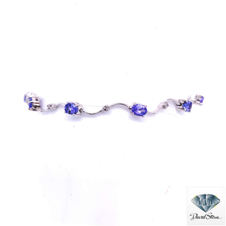 0.65 CT oval Tanzanite Light Weight Bracelet in 14kt White Gold
